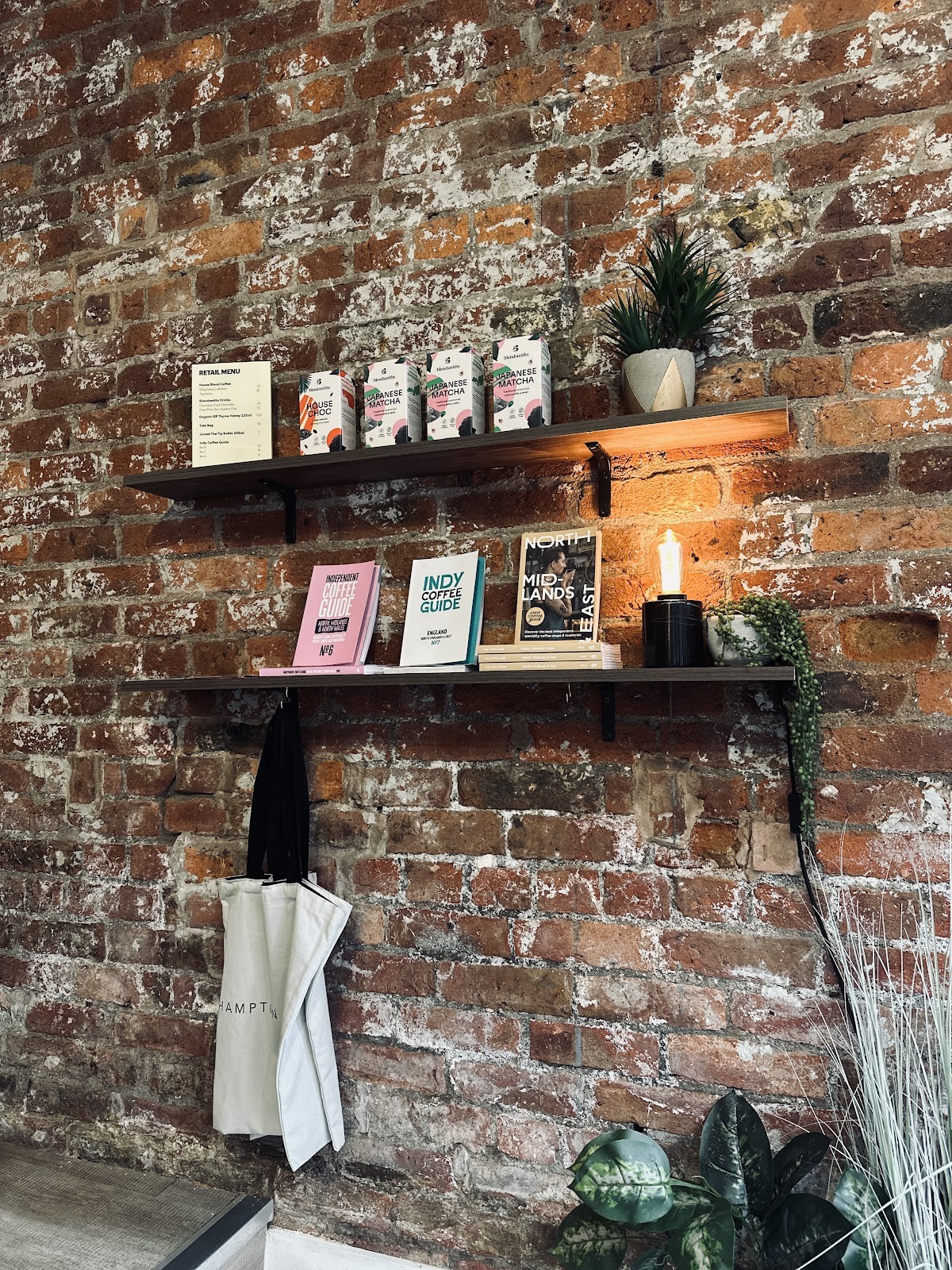 HAMPTON & VOÚIS (NQ): the place