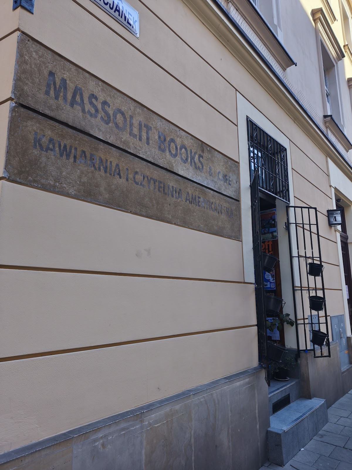 Massolit Books & Café: the place