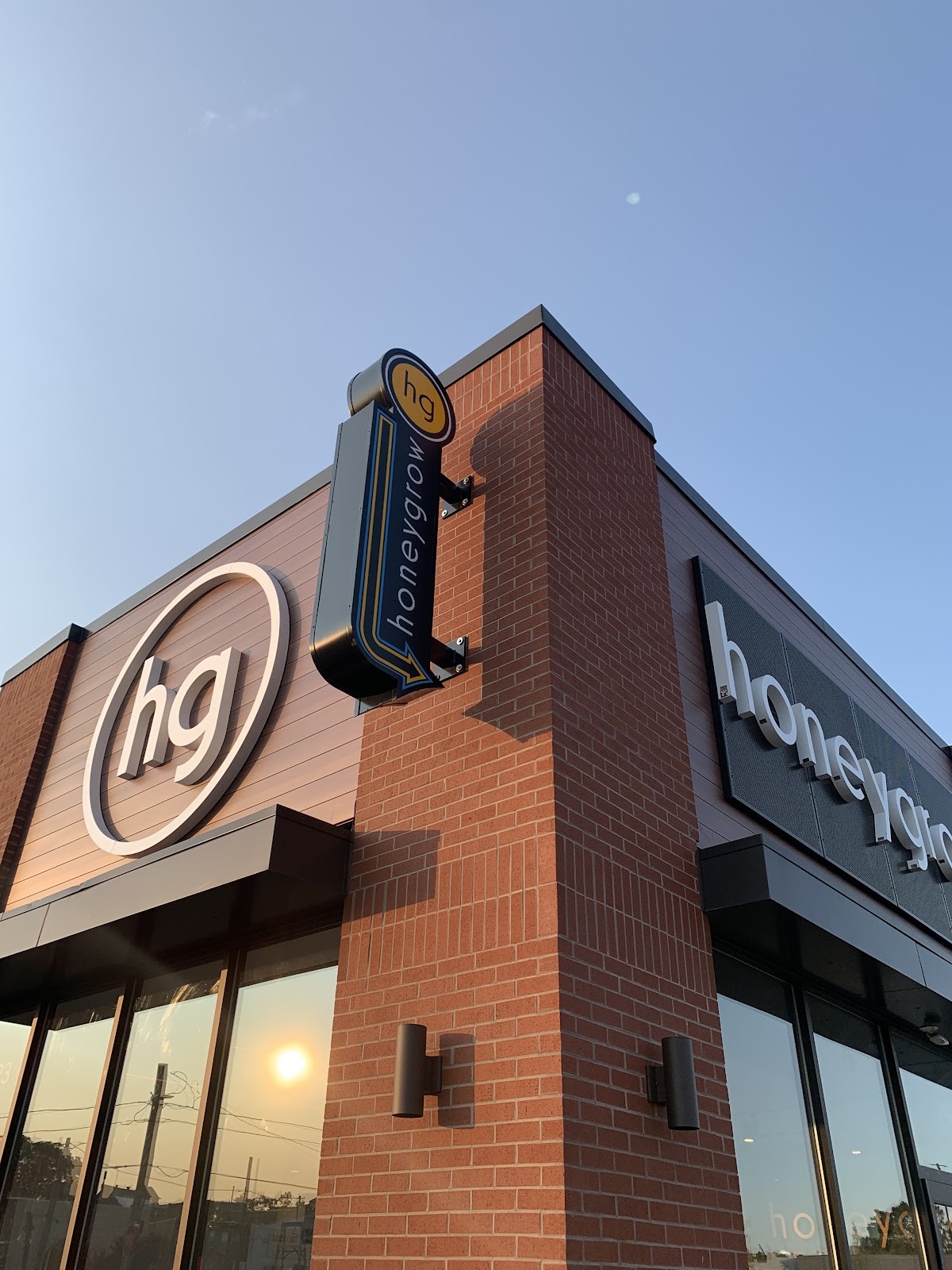 honeygrow: the place