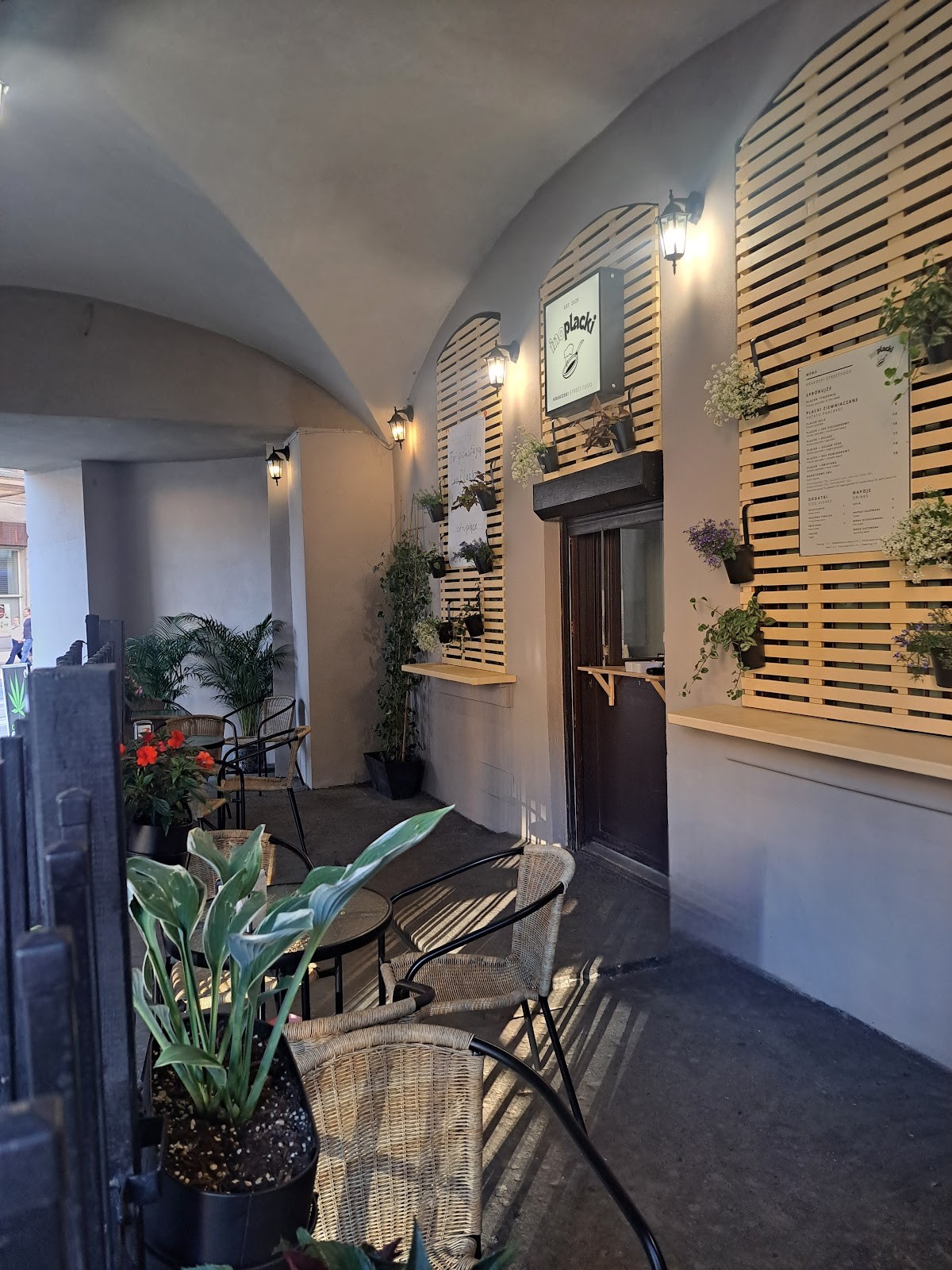 InoPlacki Krakoski street food: the place