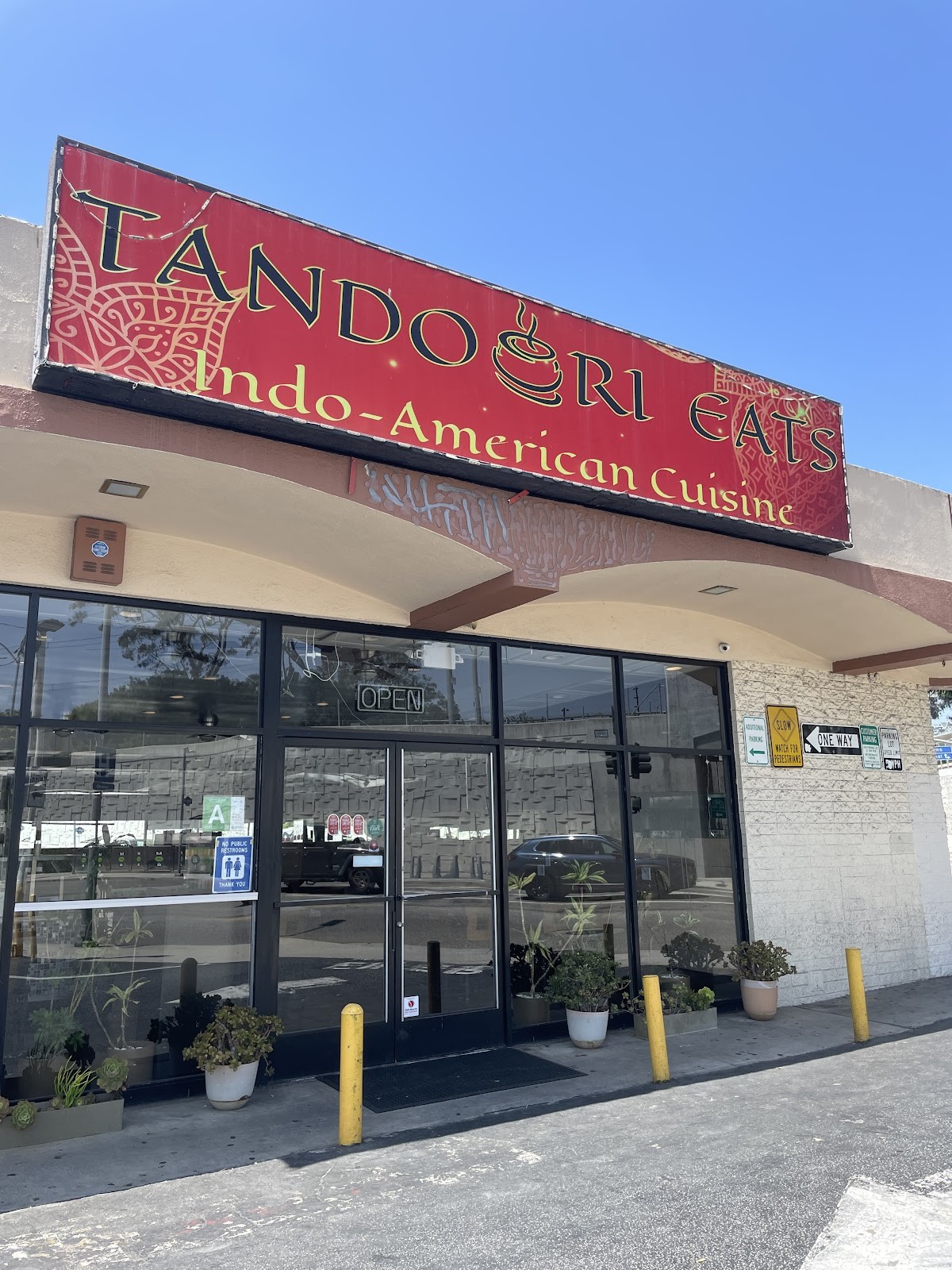 Tandoori Eats: the place