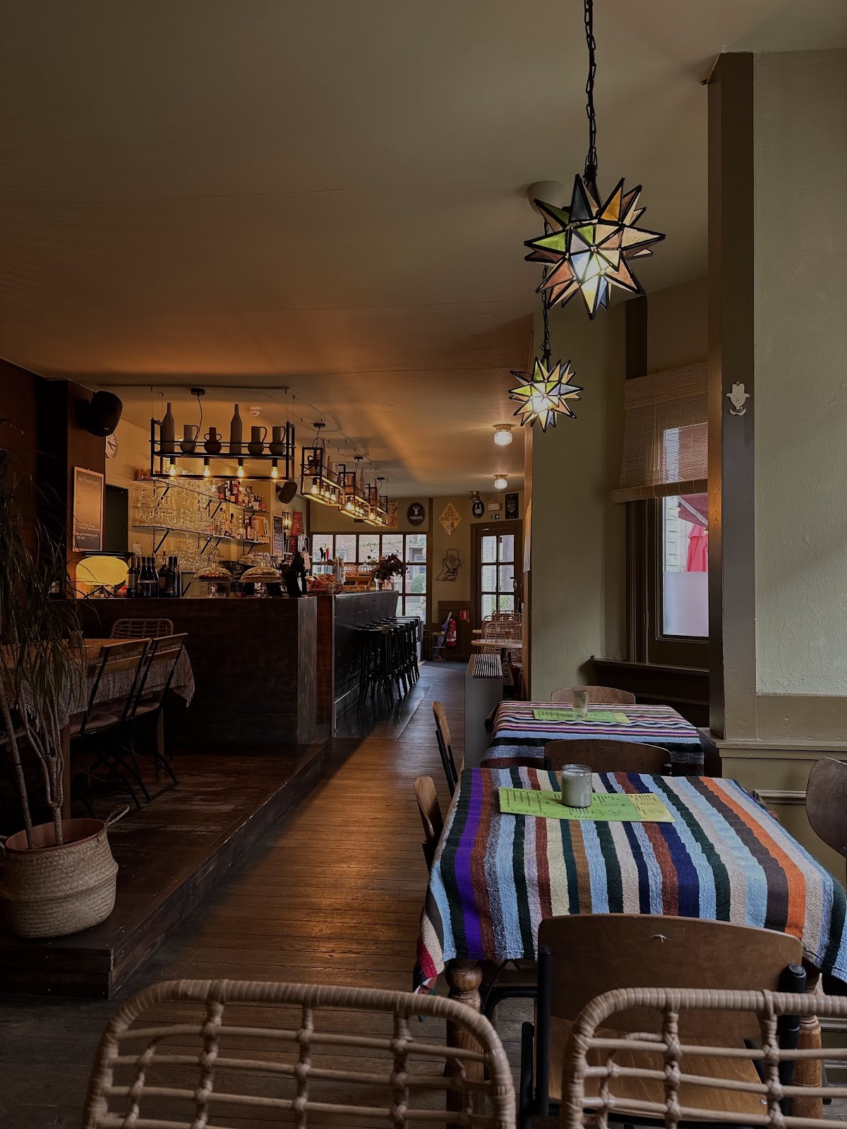 Bar Ven: the place