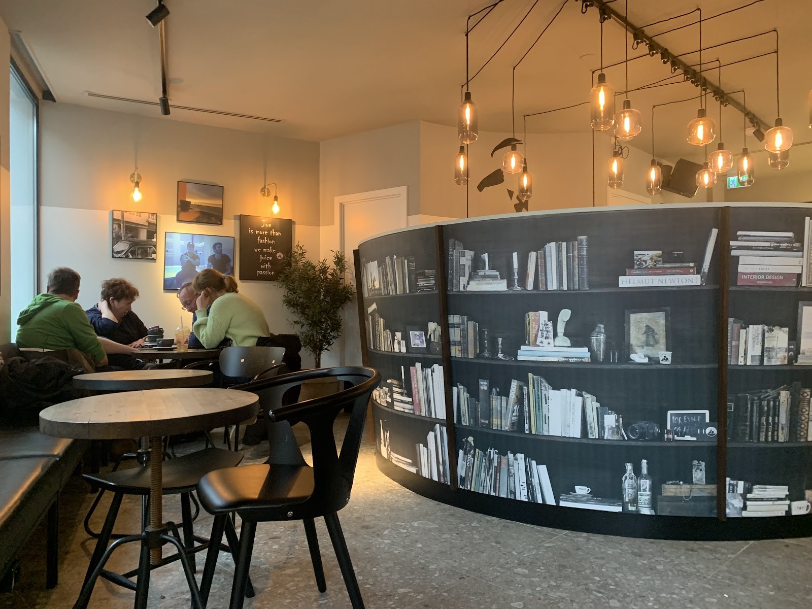 JOE & THE JUICE: the place