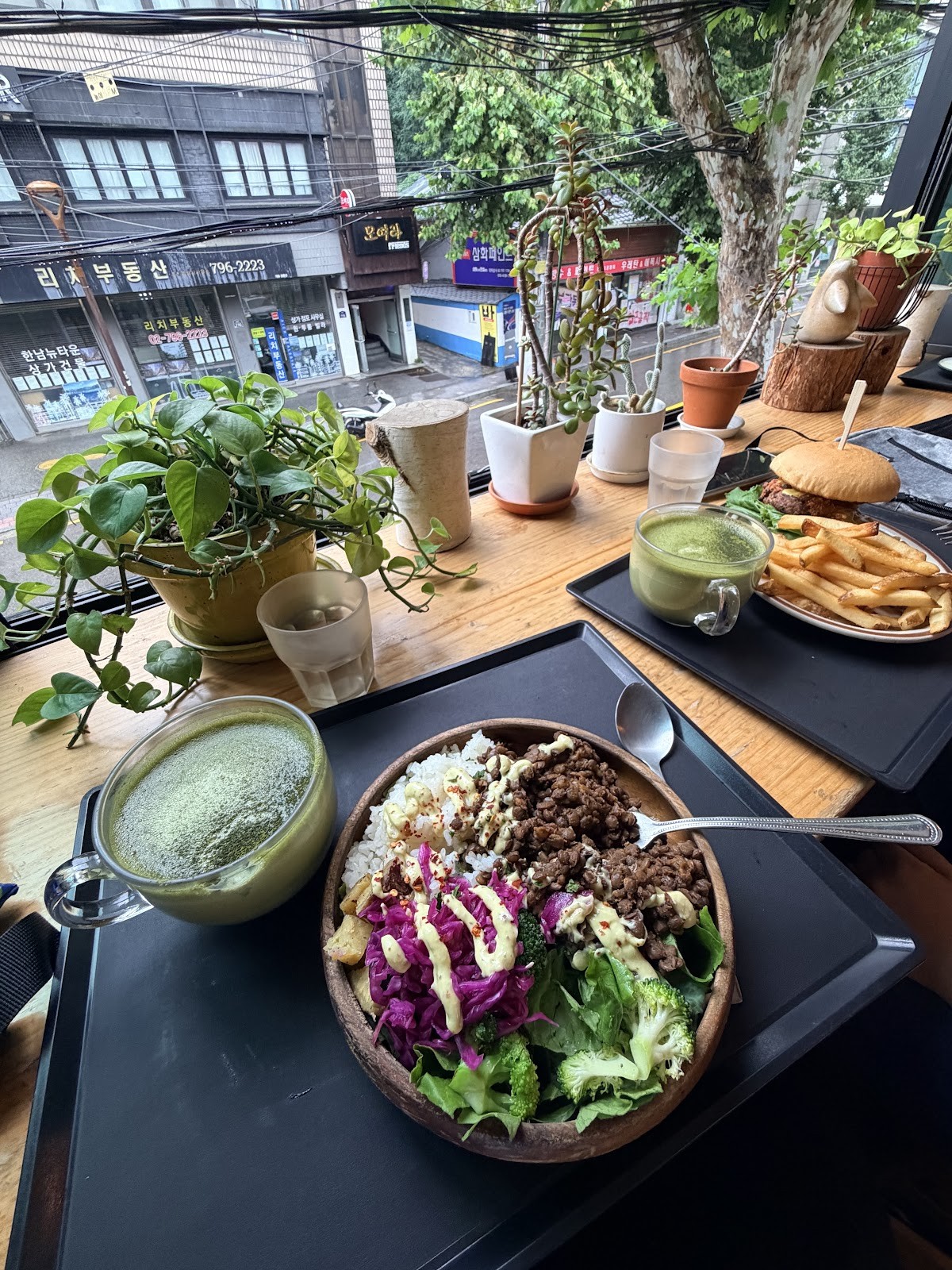 Plant Cafe Seoul (Itaewon): food & drinks