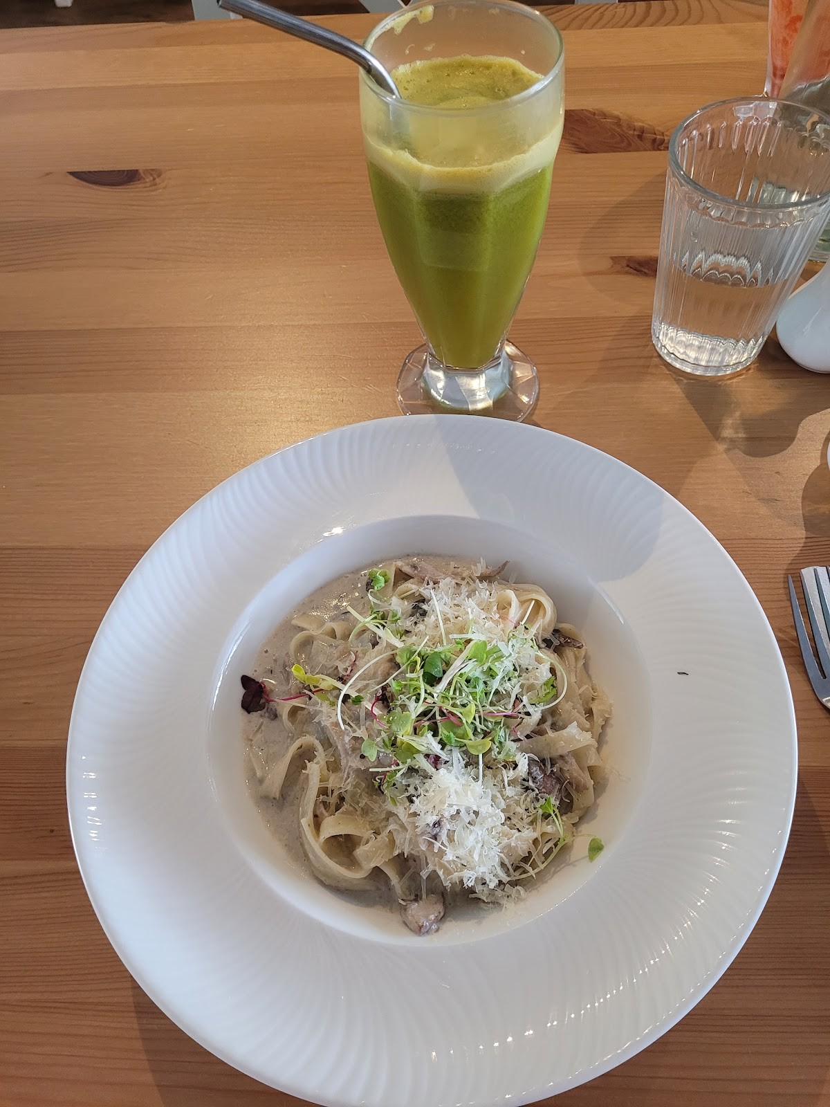 Luna's Vegan Corner: food & drinks