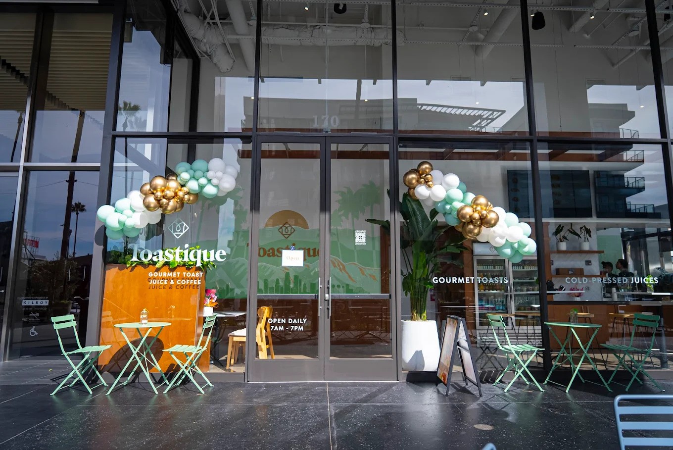 Toastique: the place