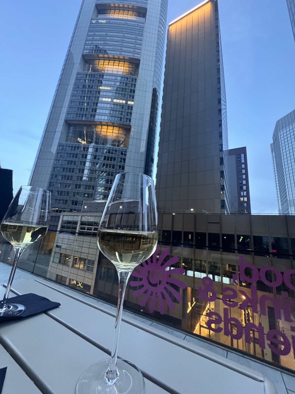 Friedas Bar & Kitchen: the place