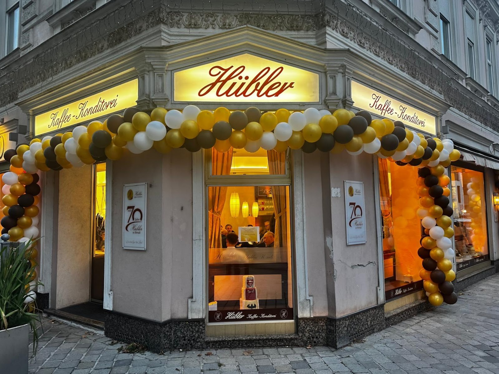 Hübler Kaffee - Konditorei: the place