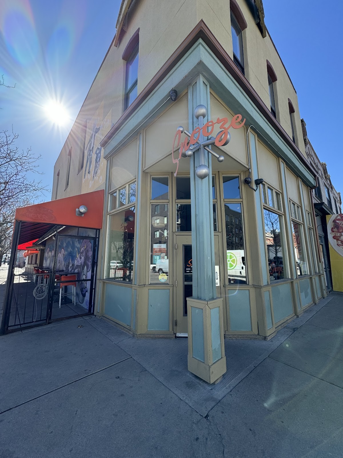 Snooze, An A.M. Eatery: the place