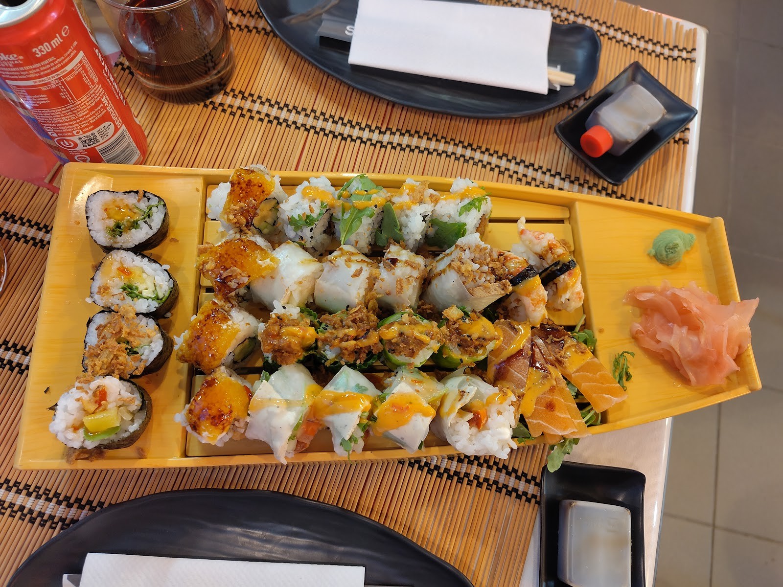 Vegan Sushi House: food & drinks