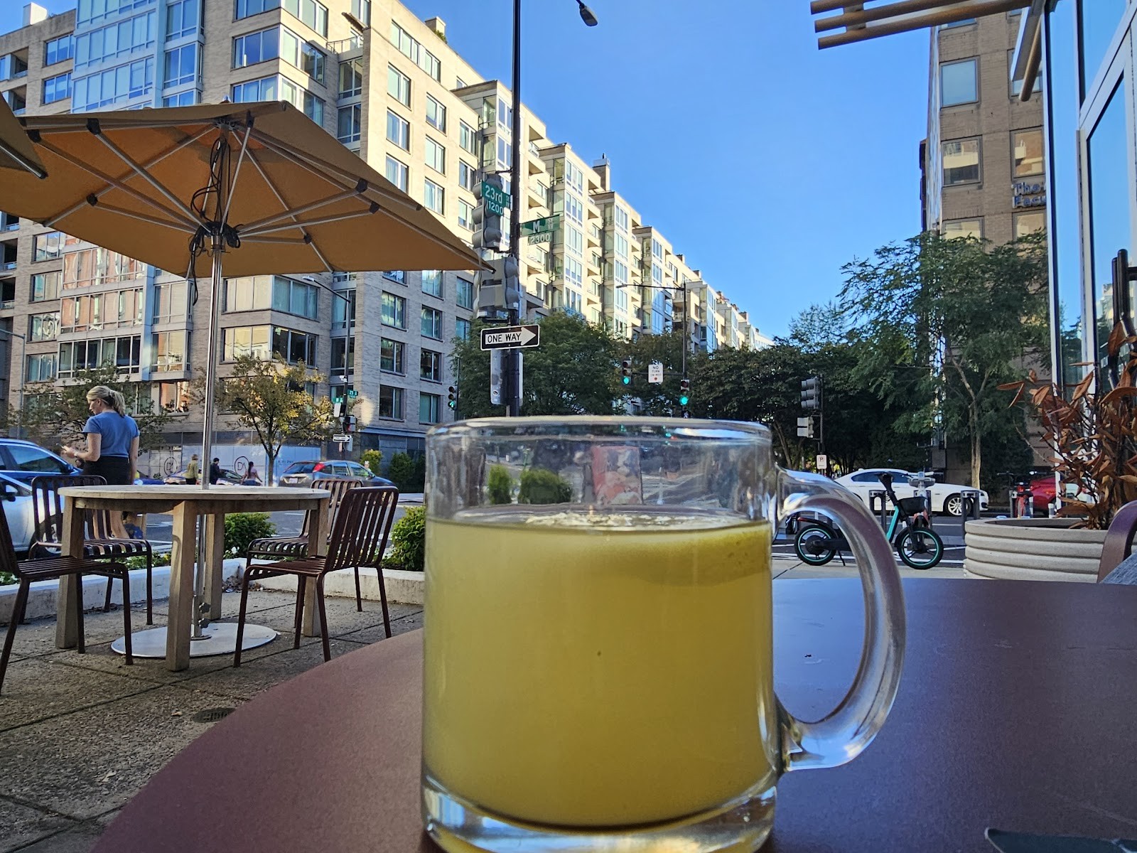 Life Alive Organic Cafe West End: the place