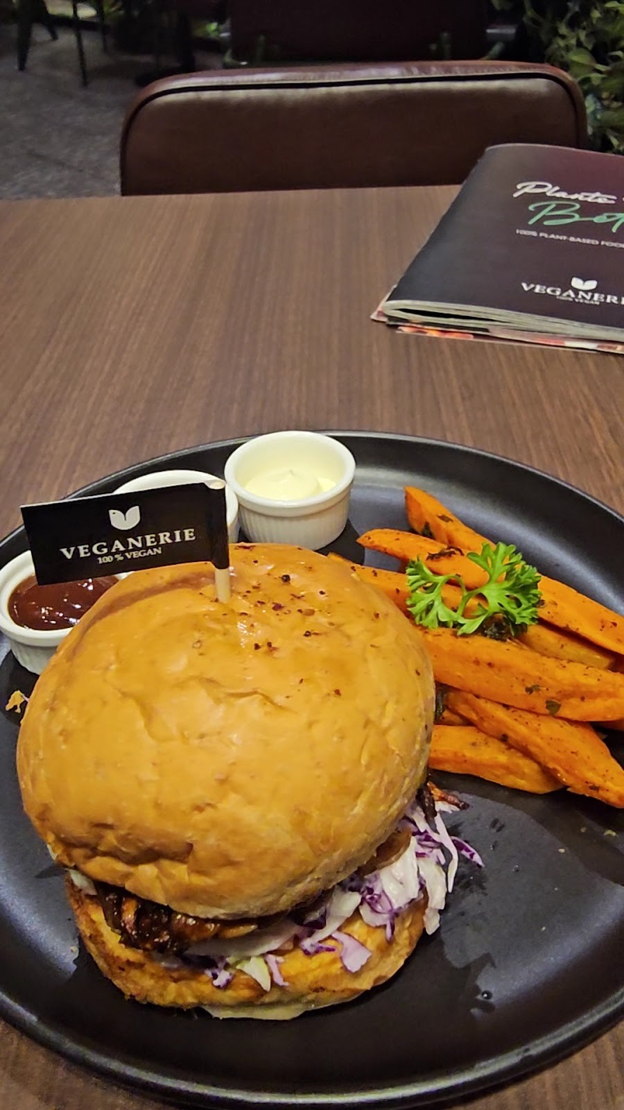 VEGANERIE Ratchathewi: food & drinks