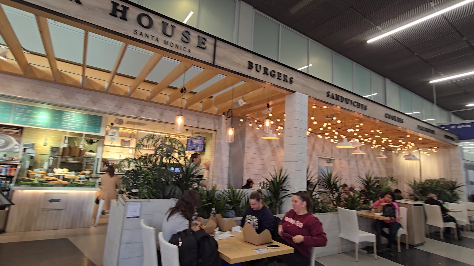 ORD - Summer House Santa Monica - T2: the place