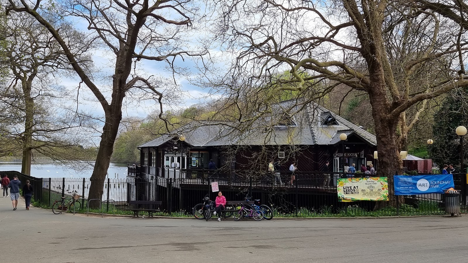 The Lakeside Café: the place