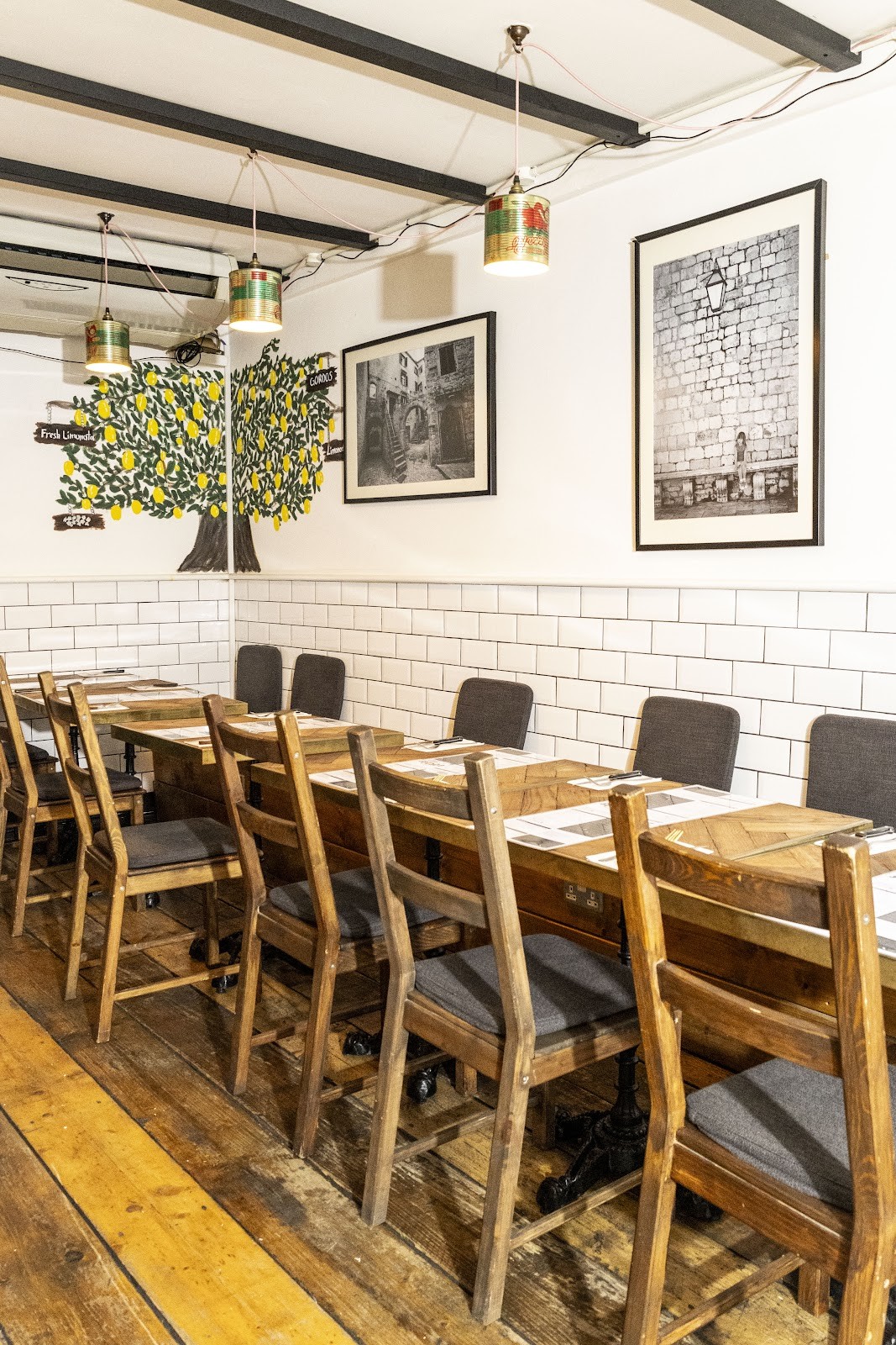 Gordos Pizzeria: the place
