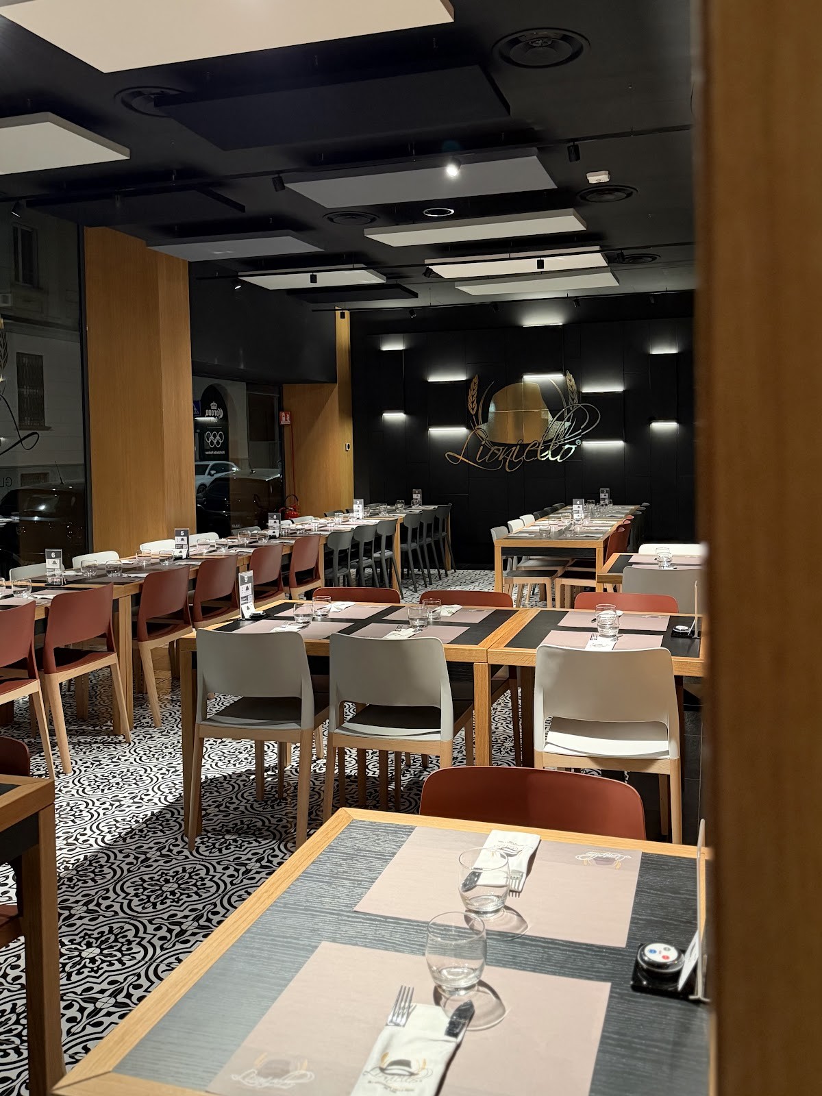 Pizzeria da Lioniello: the place