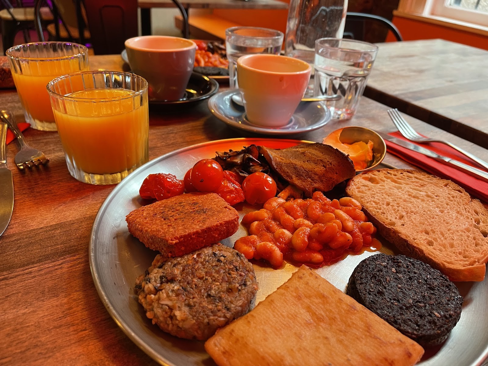 The Glad Cafe CIC: food & drinks