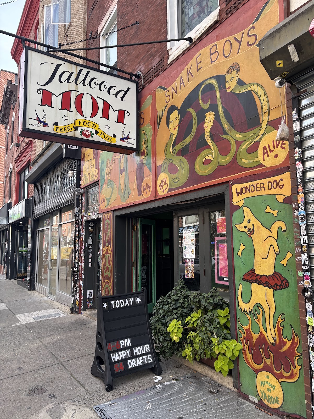 Tattooed Mom: the place