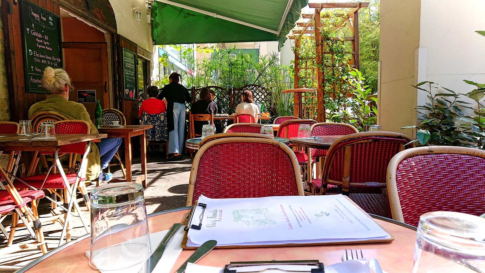 Chez Funda - Le Village: the place