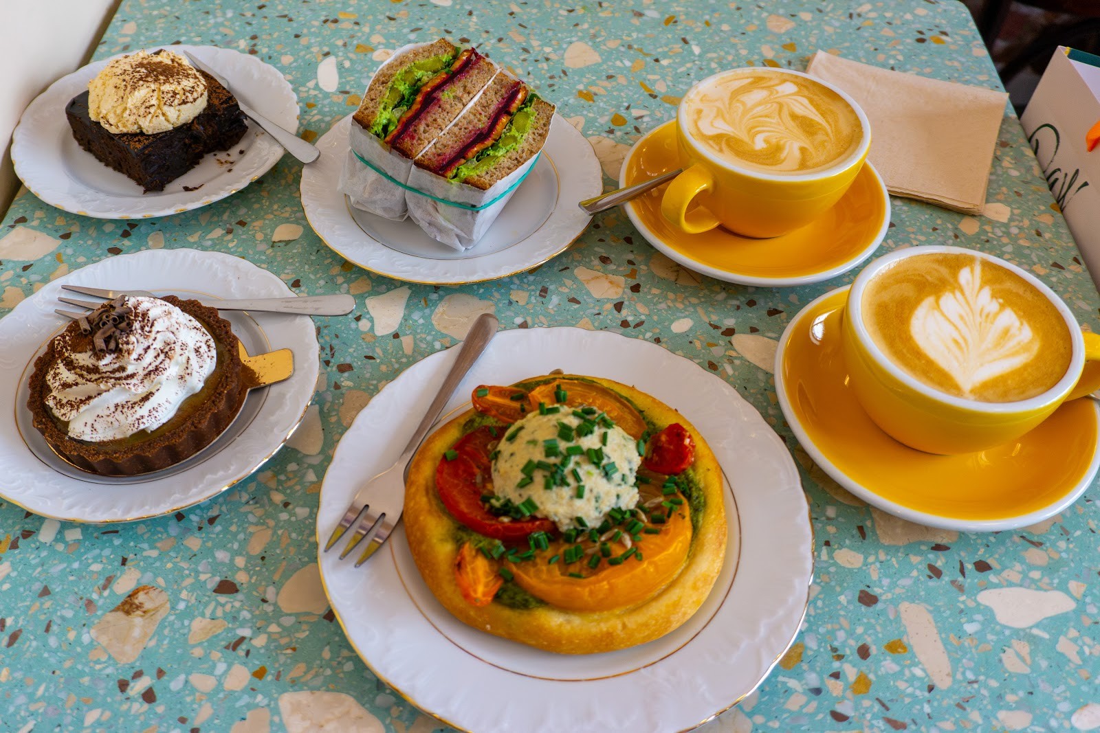 BAJA Vegan Patisserie: food & drinks