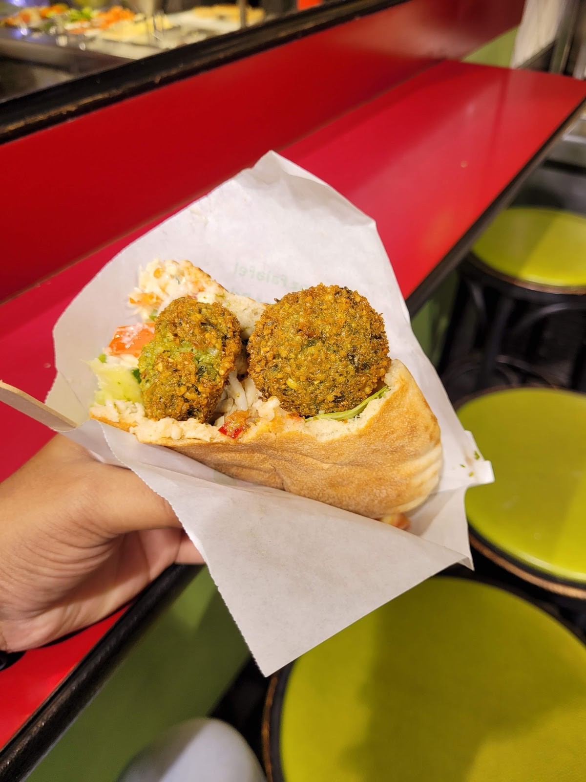 Maoz Falafel: food & drinks
