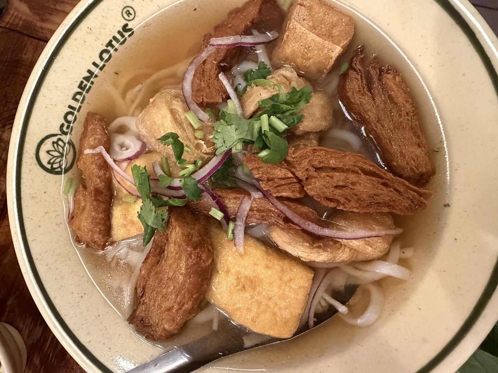 Golden Lotus Vegan Newtown: food & drinks