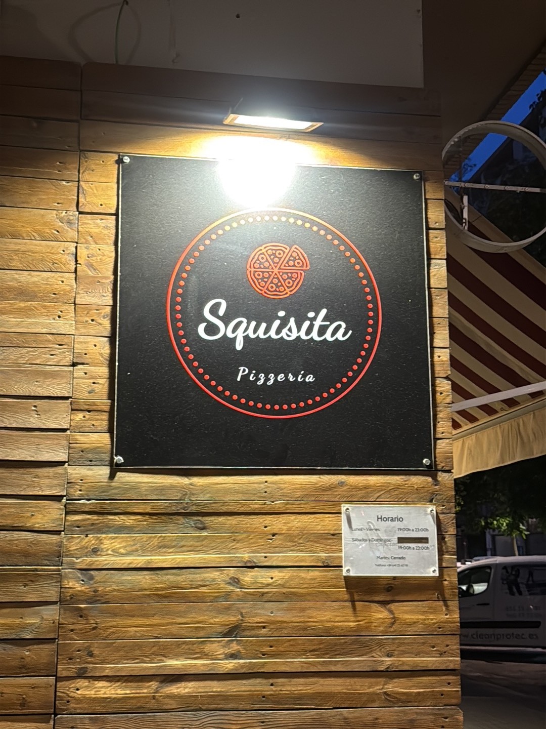 Squisita Pizzeria: the place