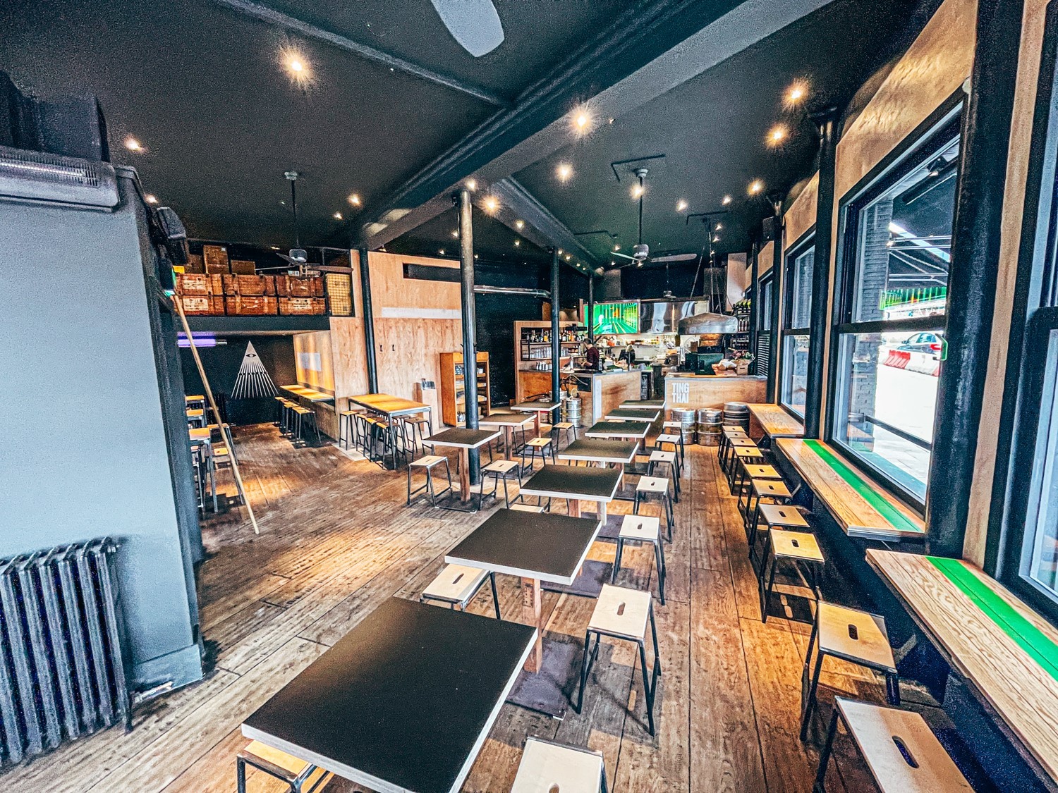 Ting Thai: the place
