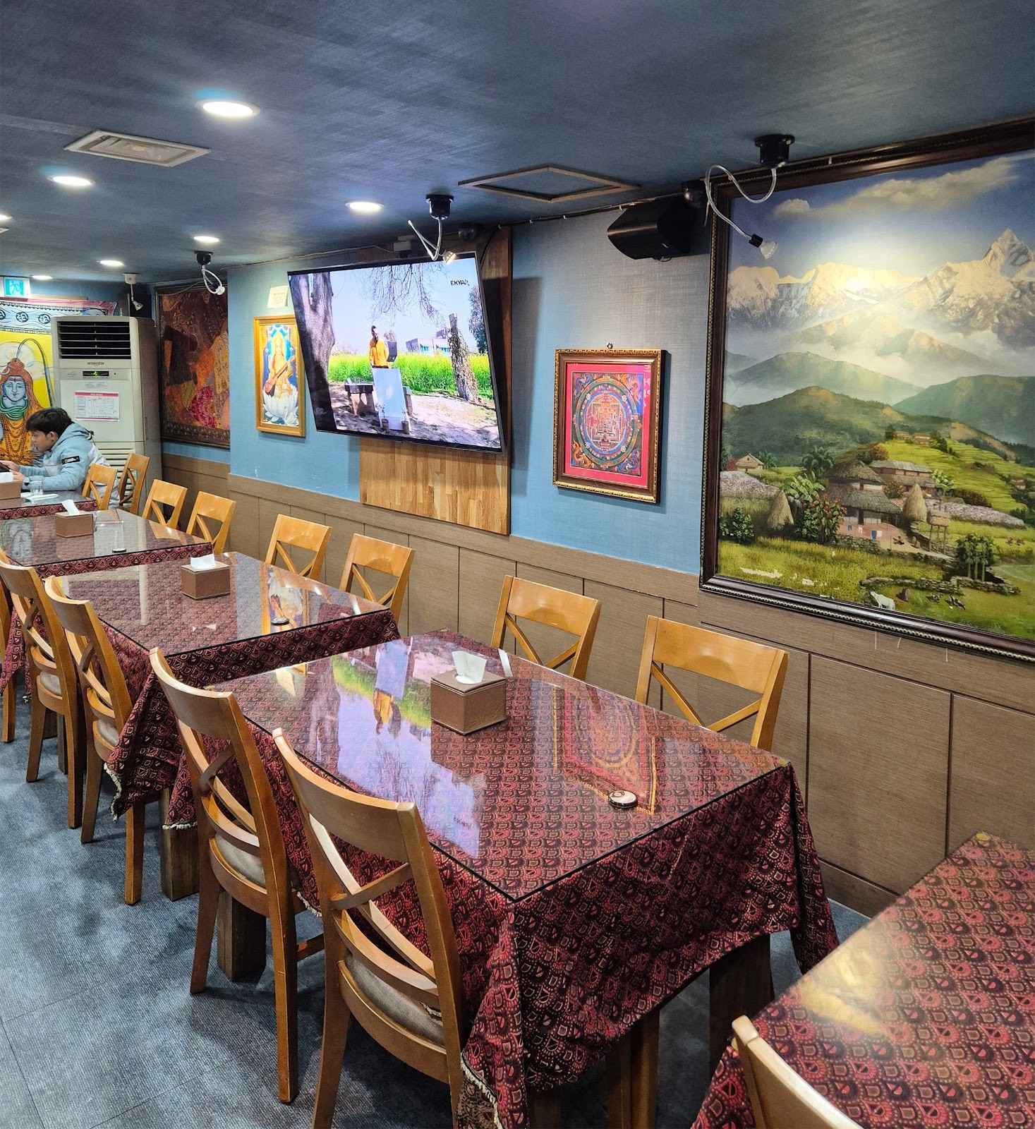 Everest Curry World (Indian & Nepal cuisine): the place