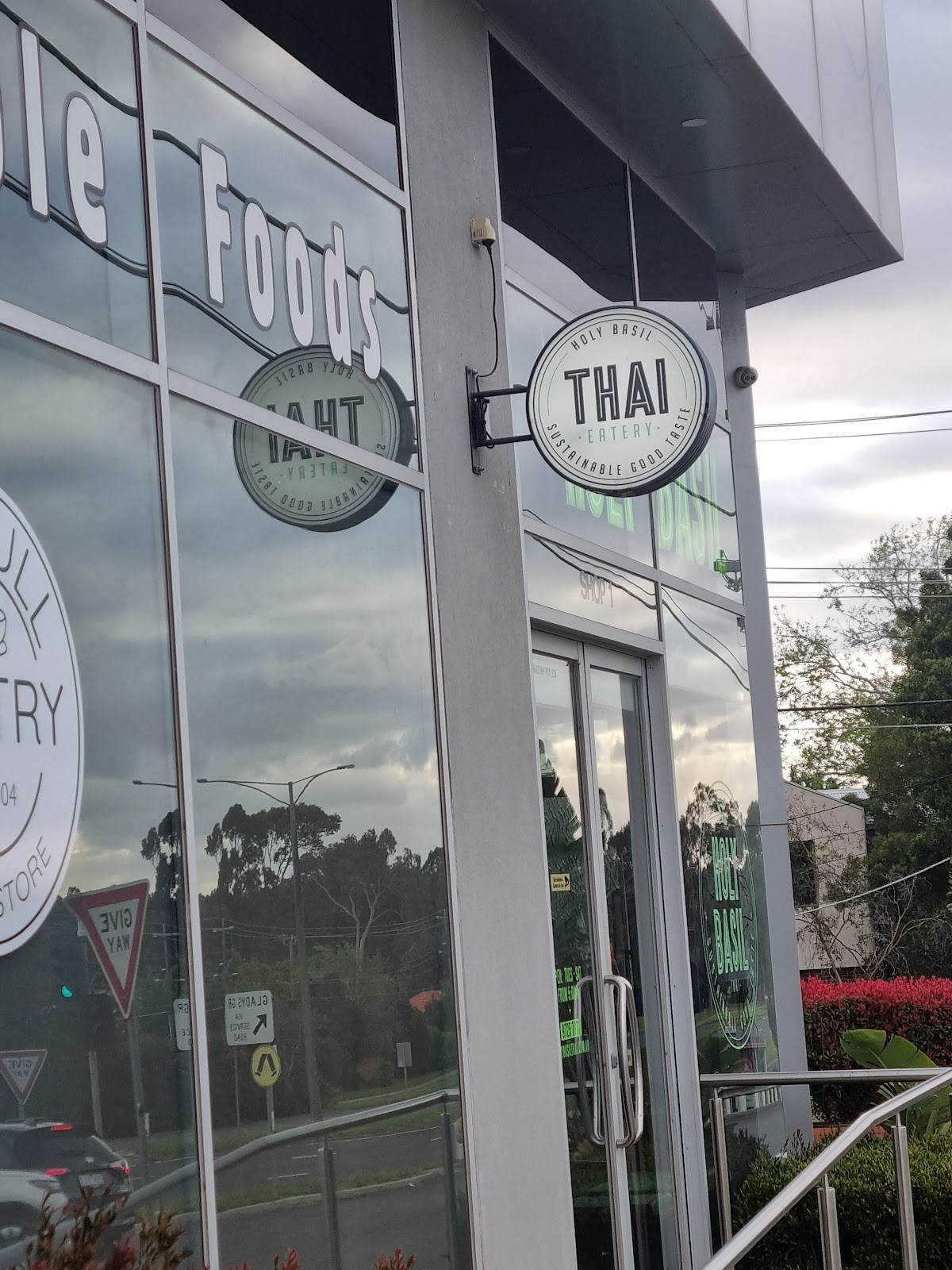Holy Basil Thai: the place