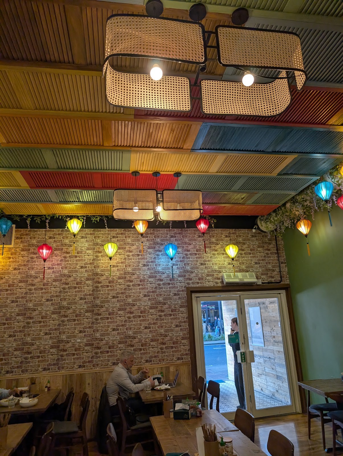 Vietfresh Restaurant: the place