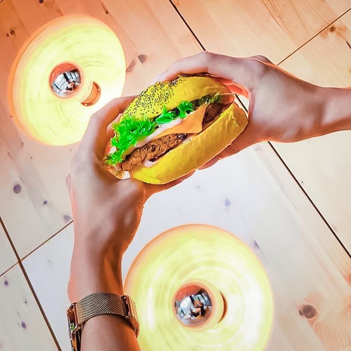 Flower Burger: food & drinks