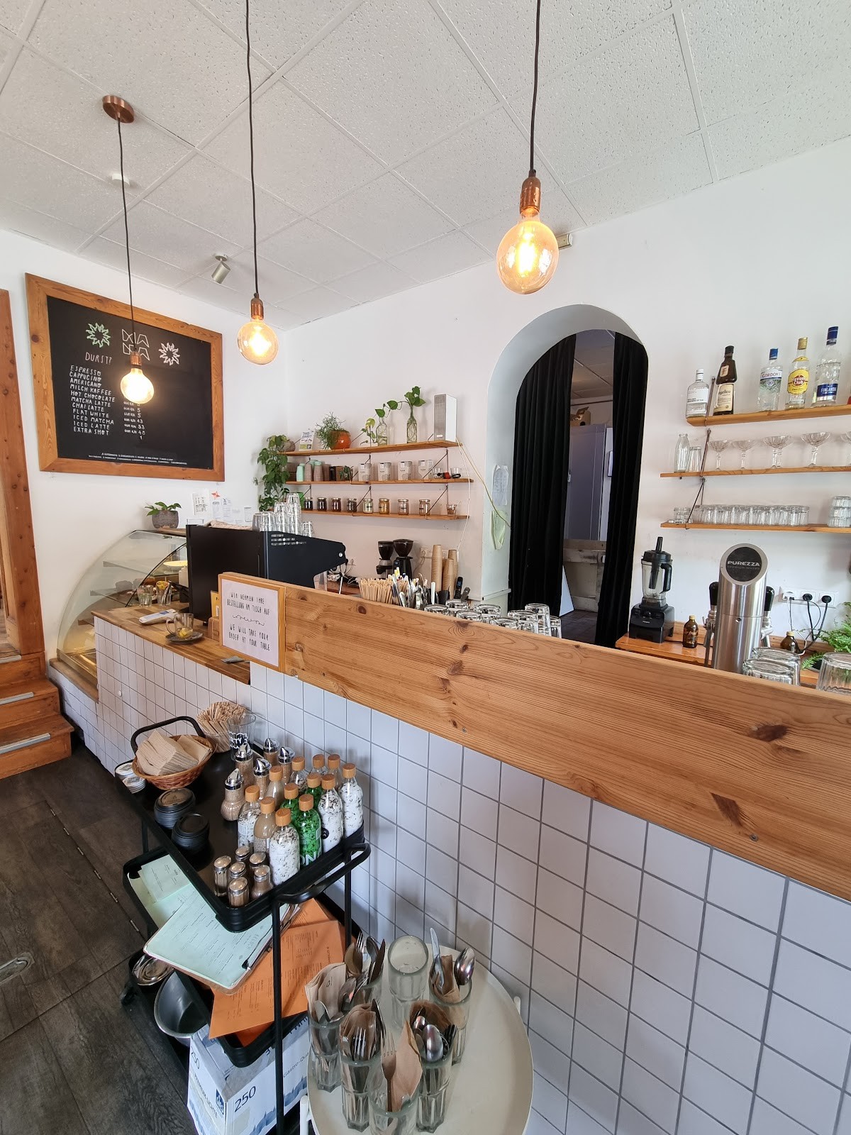 MANA Food Moabit: the place