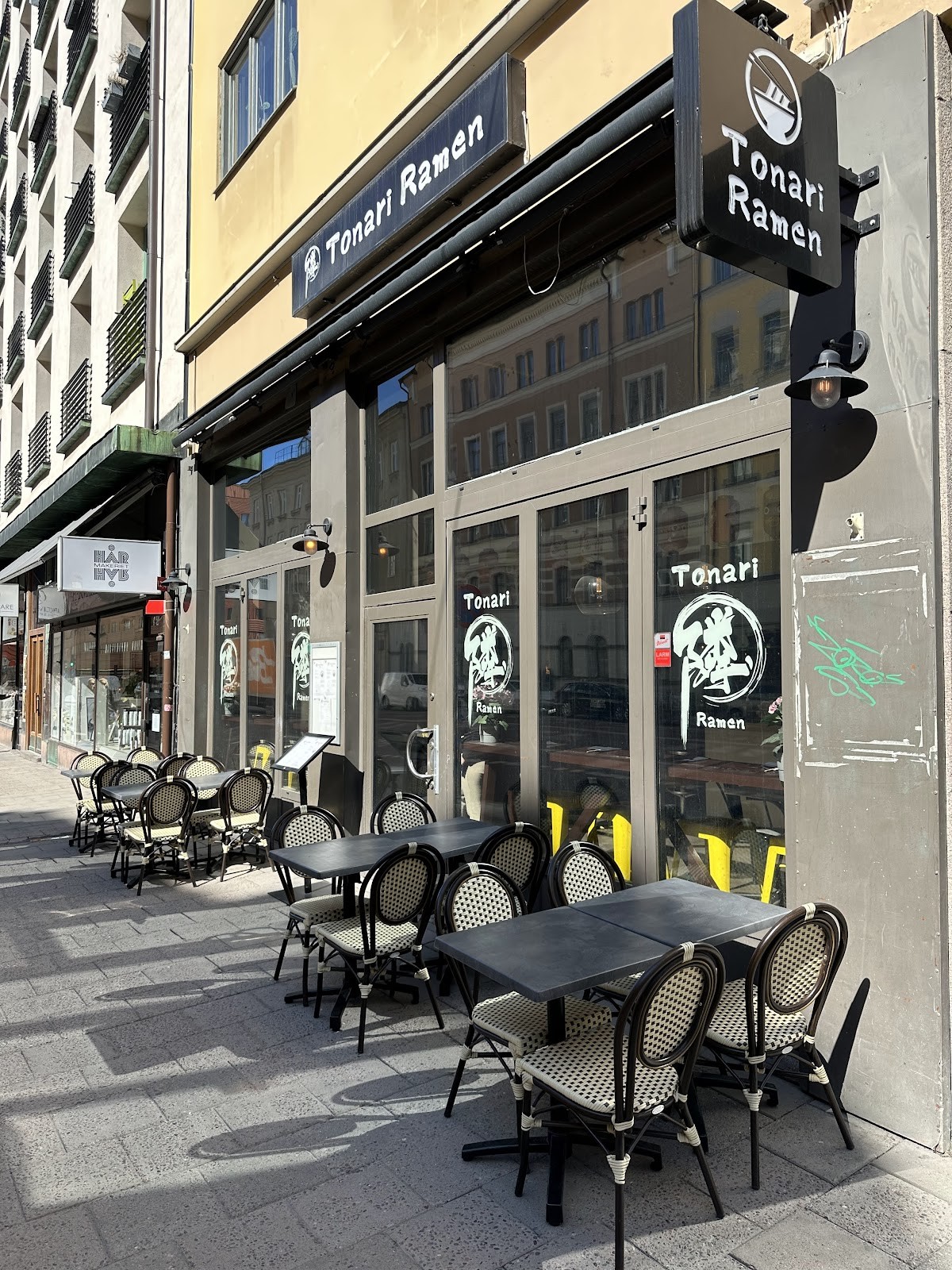Tonari Ramen: the place