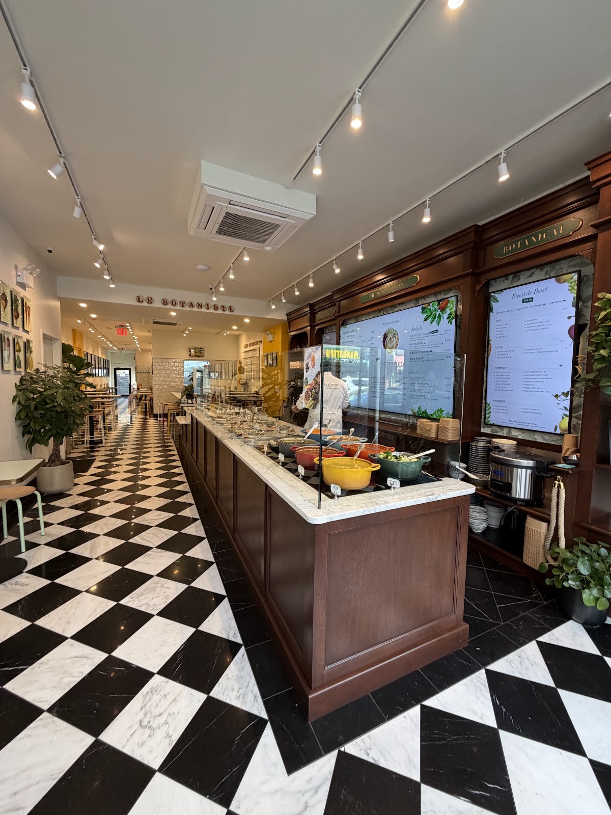 Le Botaniste: the place