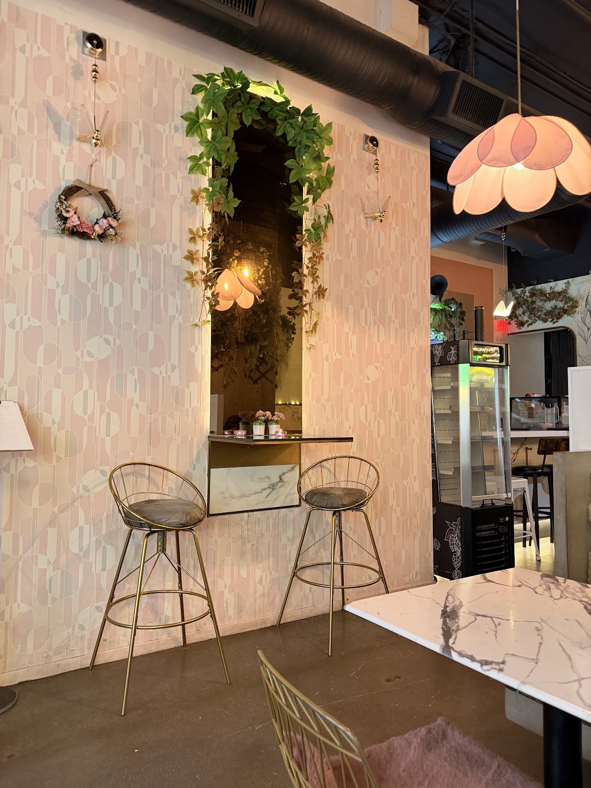 Waffleland Café: the place