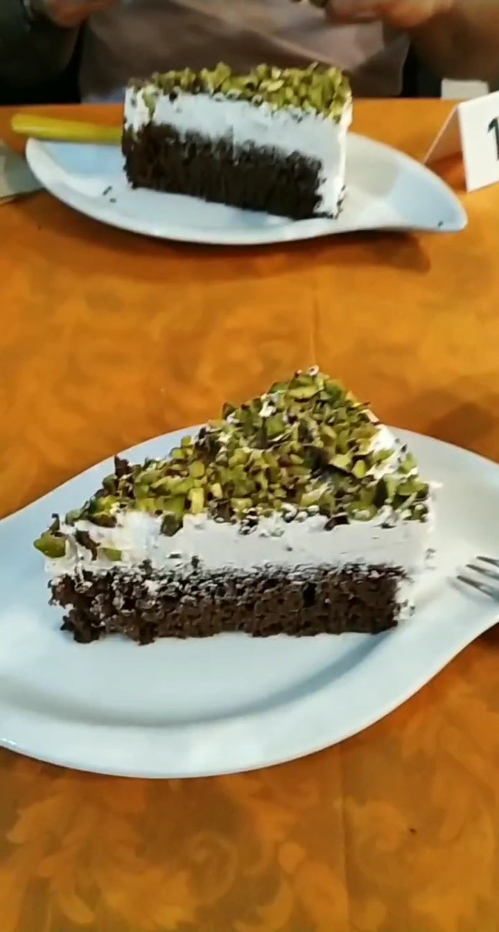 Alhambra Risto veg: food & drinks