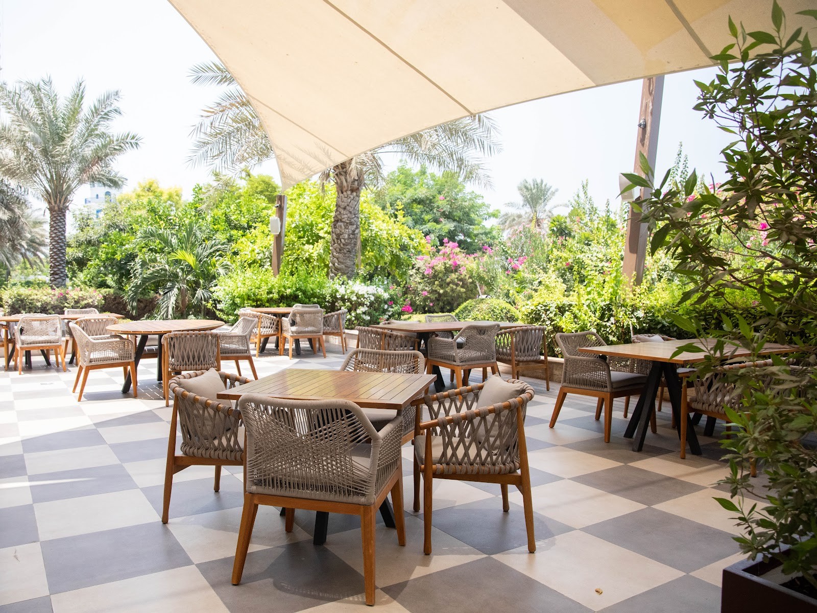 Mina's Kitchen Dubai: the place