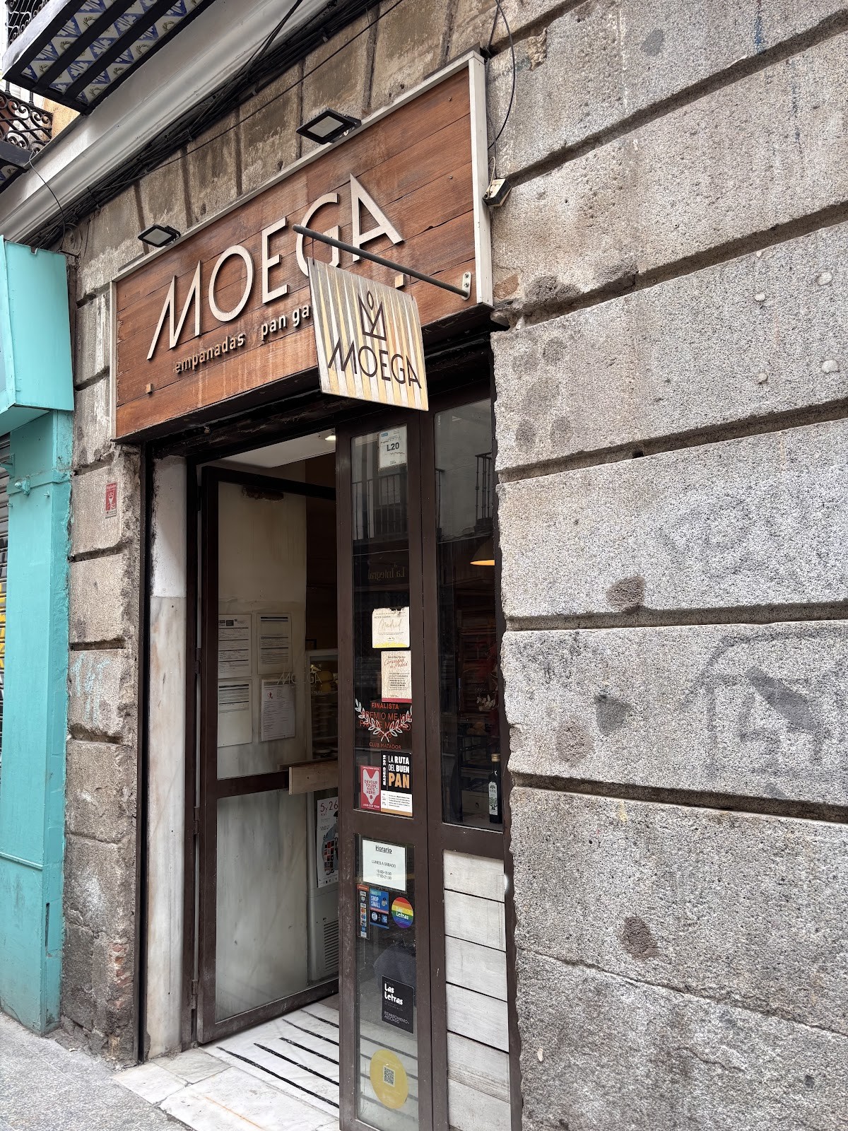 MOEGA Empanadas y pan gallego: the place