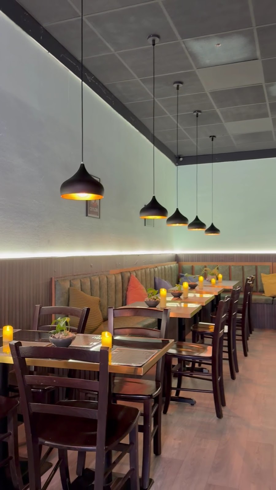 Ceylone 1948 Restaurant(operated by Paris Café Limited): the place