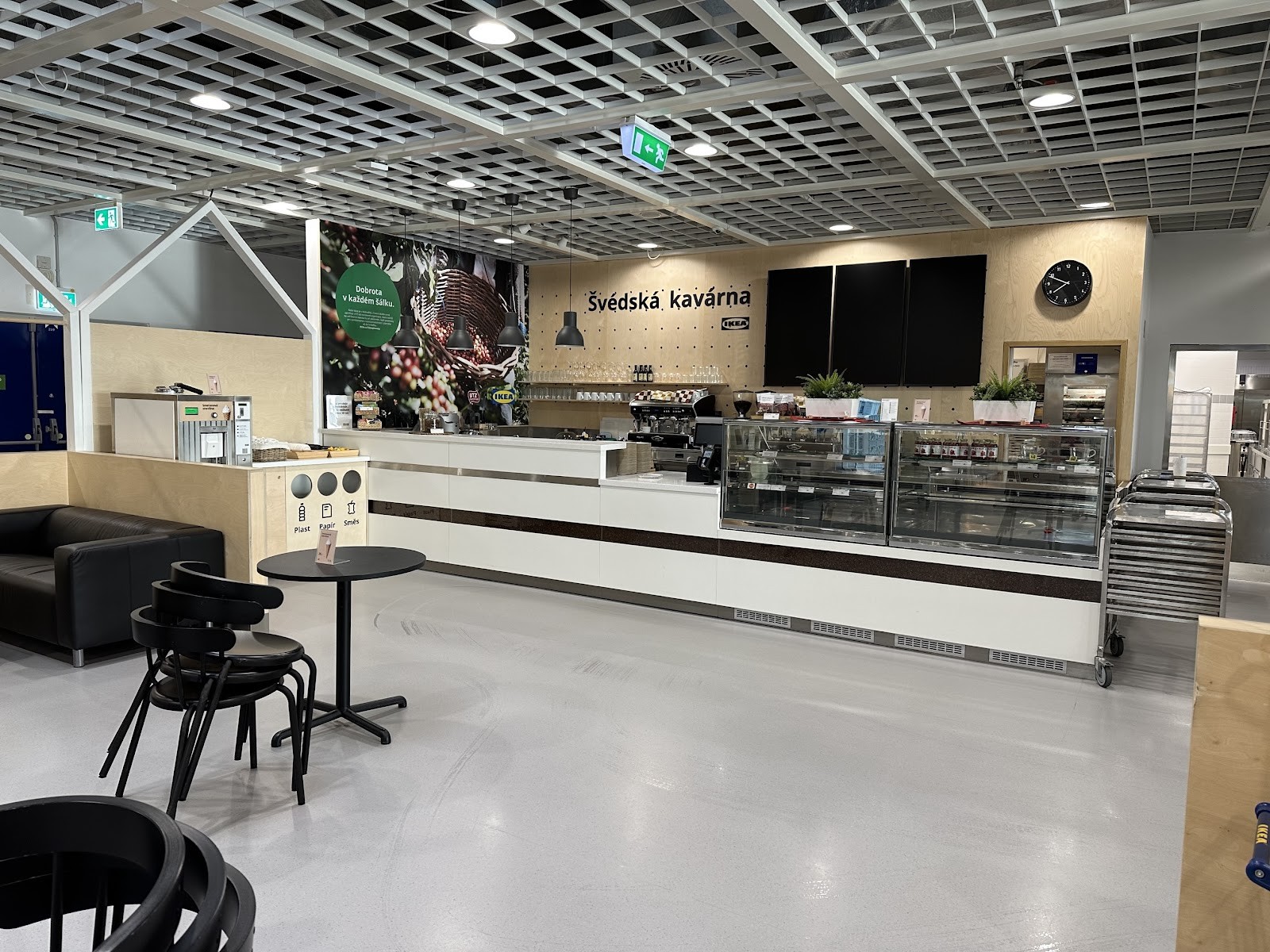 Restaurant Café IKEA Černý Most: the place