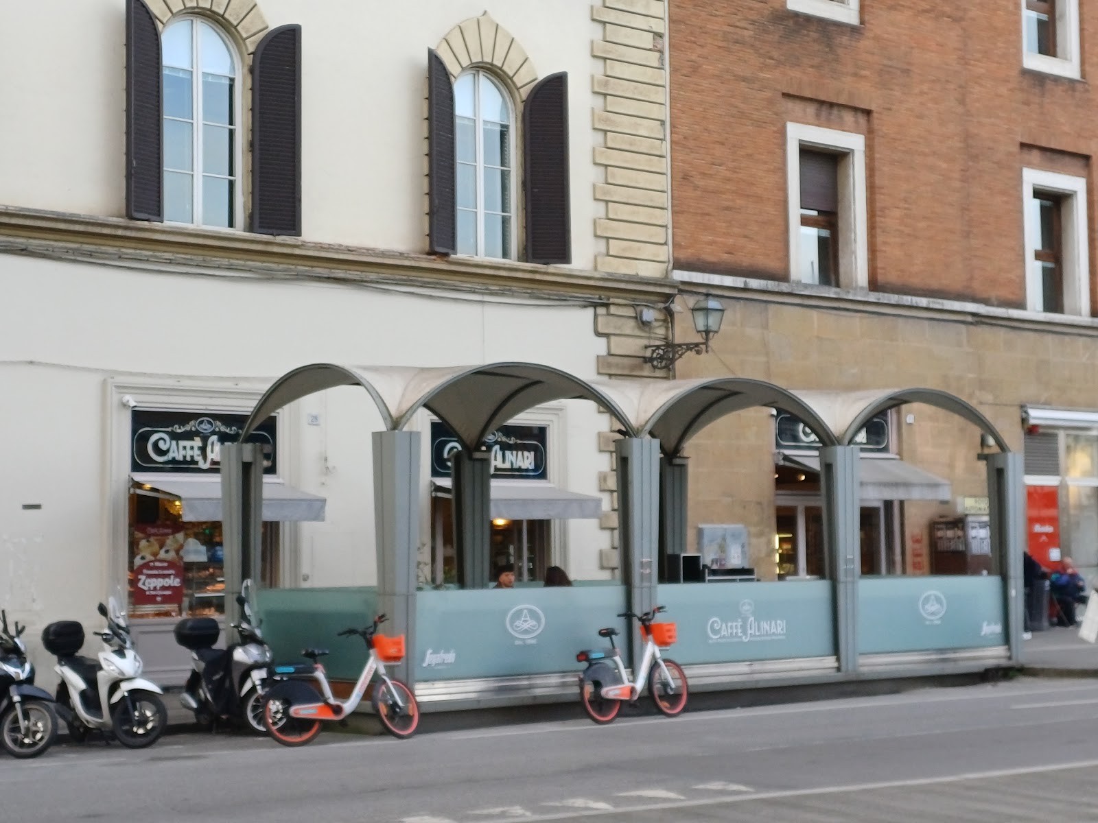 CAFFÈ ALINARI: the place