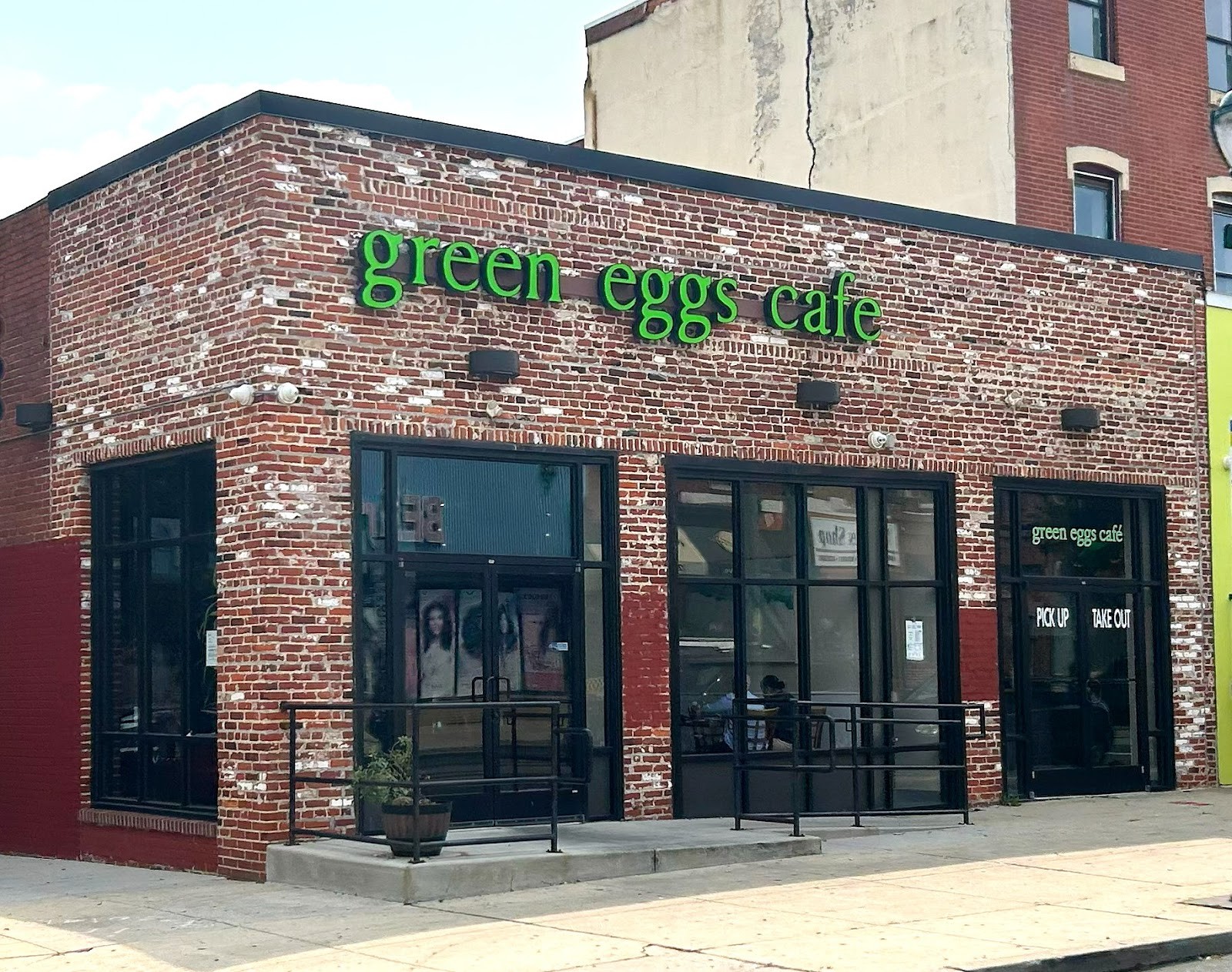 Green Eggs Café: the place