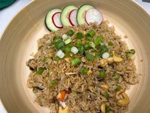 SAMATA THAI VEGAN HOUSE: food & drinks