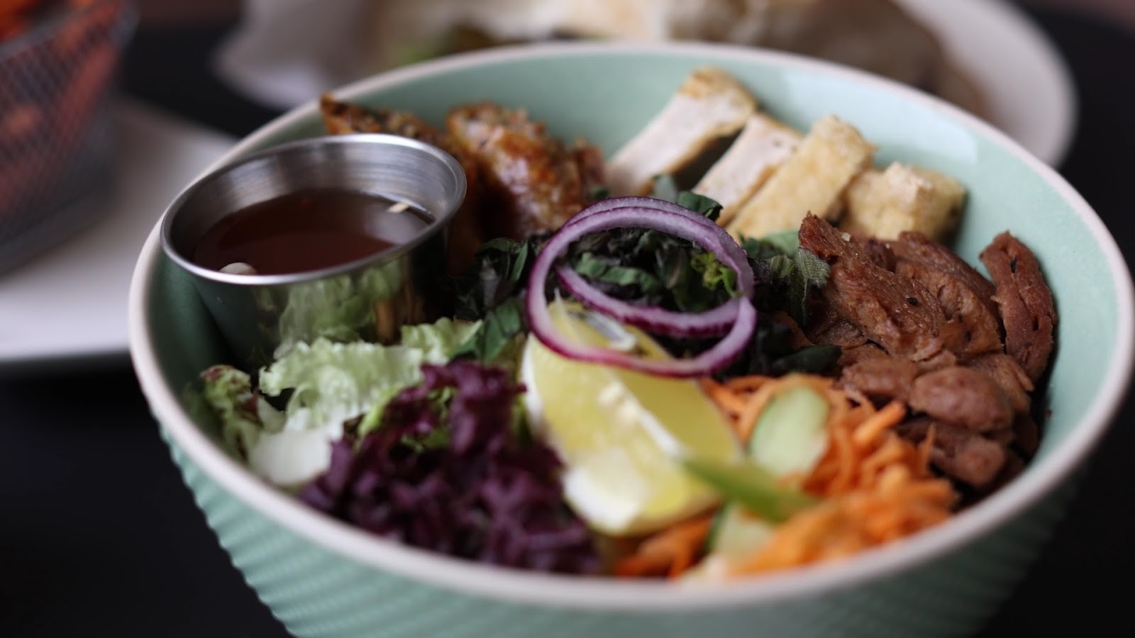 Loving Hut Neubau: food & drinks