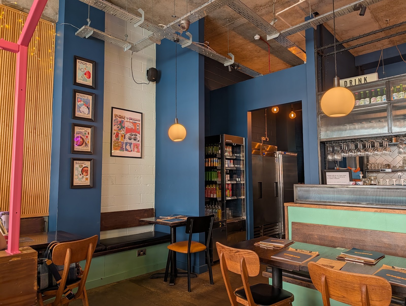 OMOMO Korean Street Food + Bubble Tea: the place