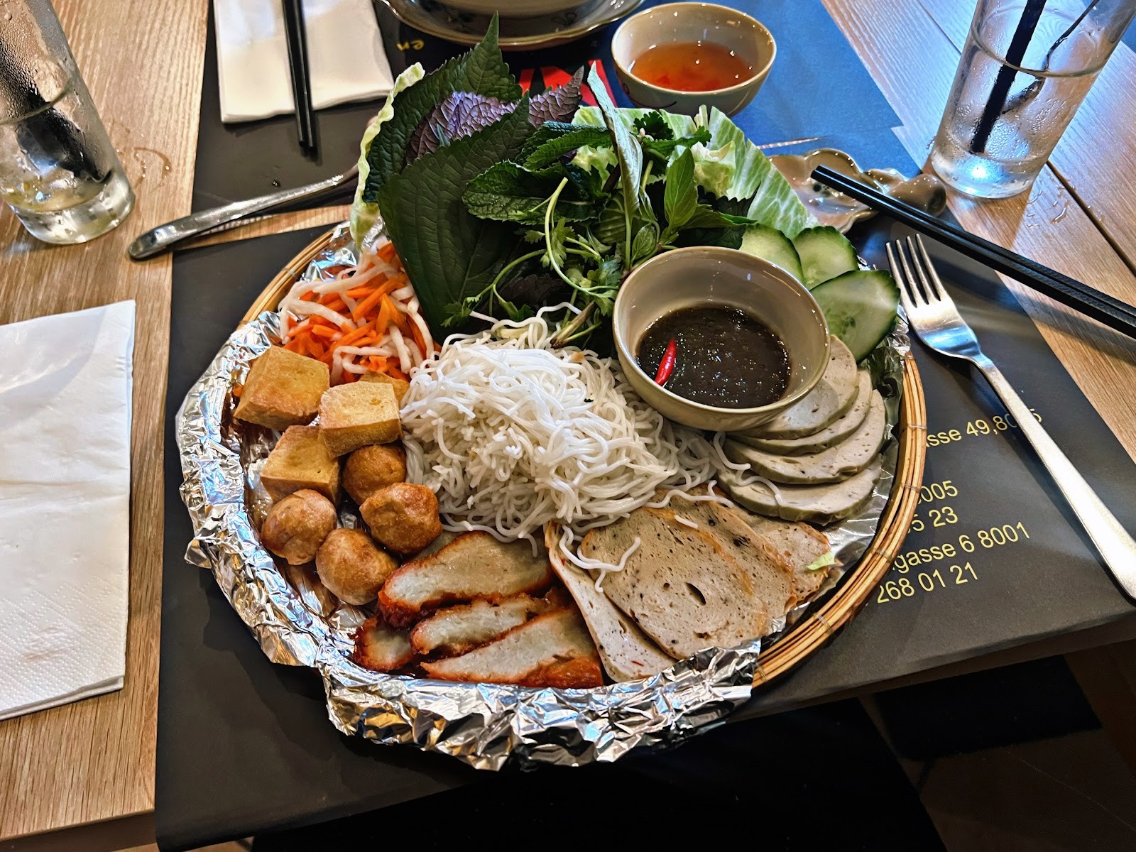 Phở Na Vegi: food & drinks