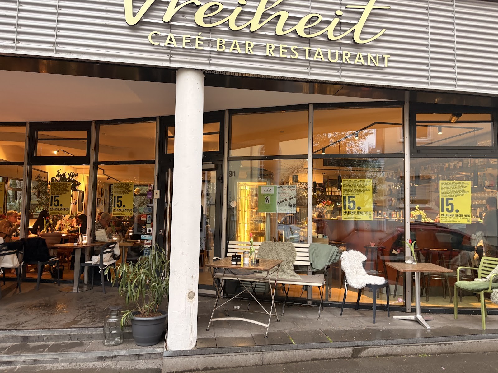 Café Vreiheit: the place