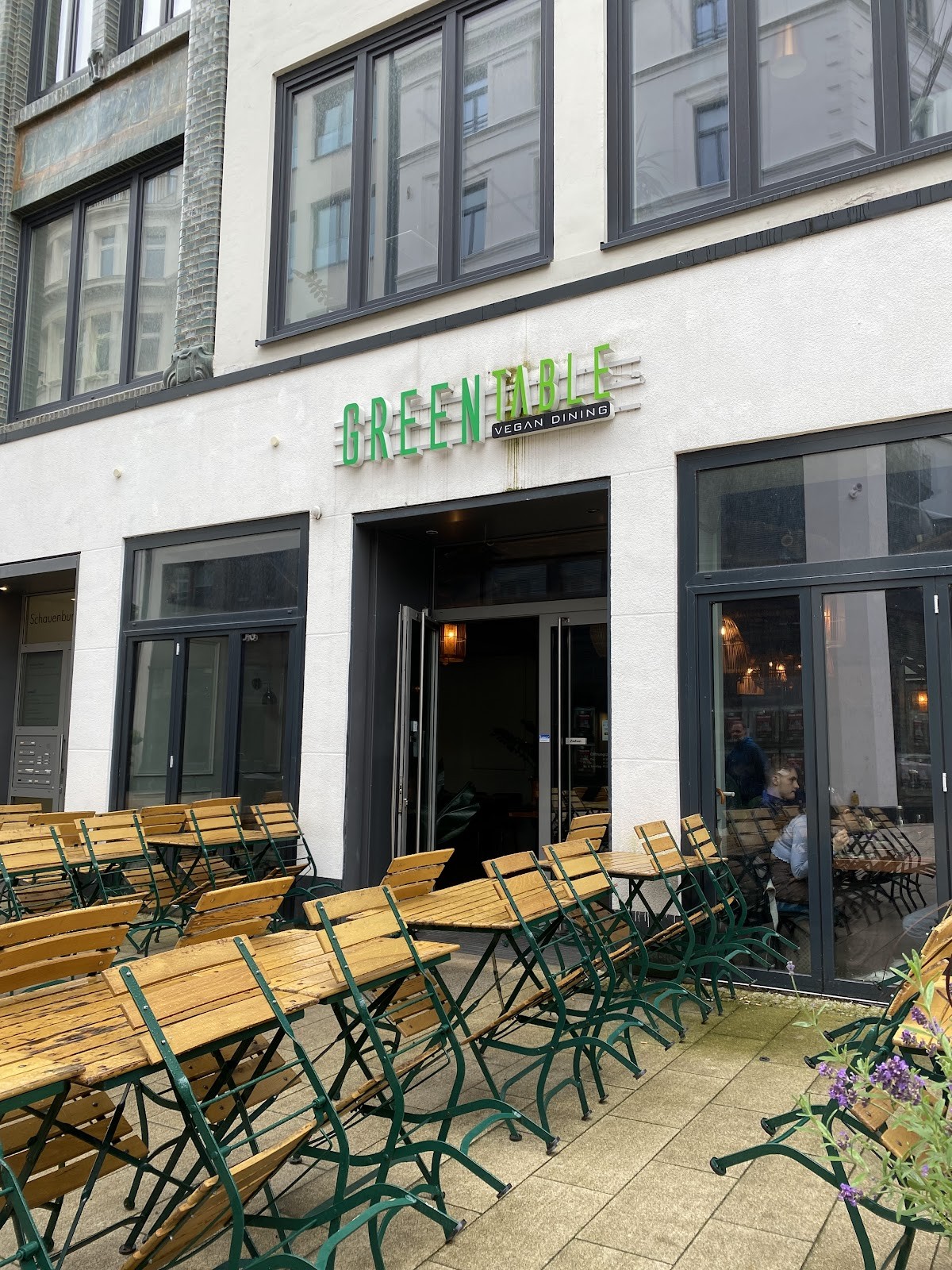 Greentable Vegan Restaurant Rathaus: the place