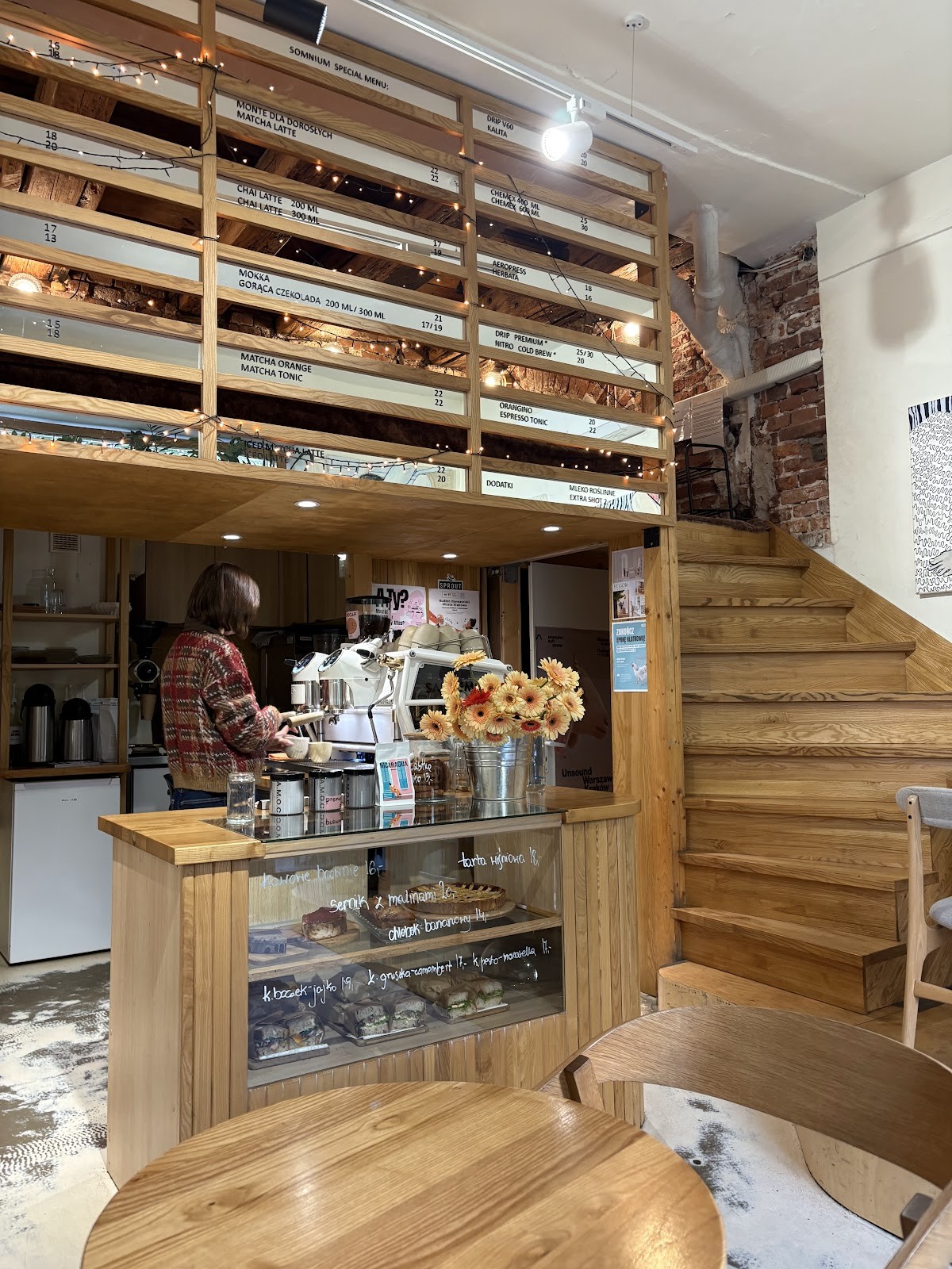 Somnium Cafe Bar: the place